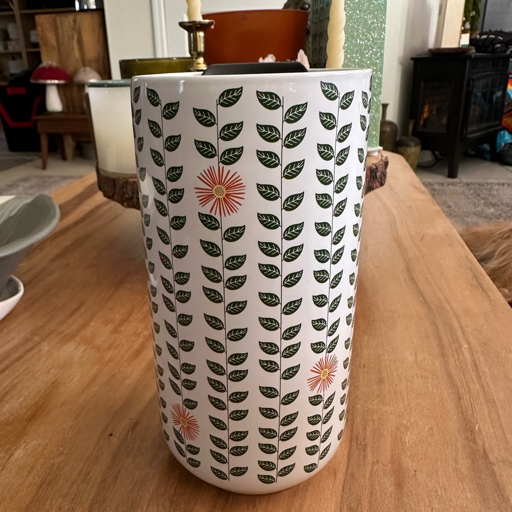 Punch Studio Floral Leaf Pattern lidded ceramic Mug green salmon new 11 oz